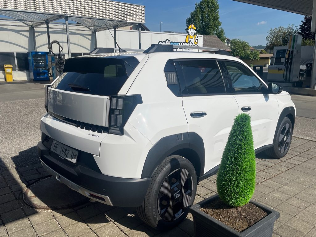 FIAT GRANDE PANDA 1.2 Hybrid La Prima, Mild-Hybrid Petrol/Electric, Second hand / Used, Automatic - 6