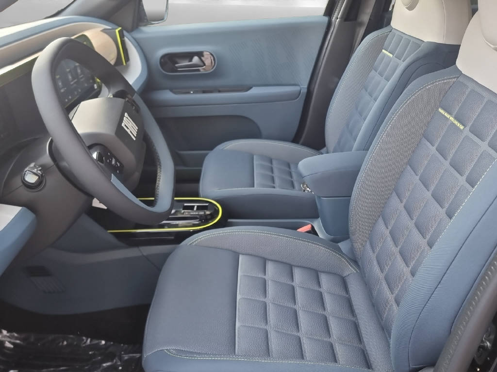 FIAT Grande Panda La Prima, Mild-Hybrid Benzin/Elektro, Vorführwagen, Automatik - 4