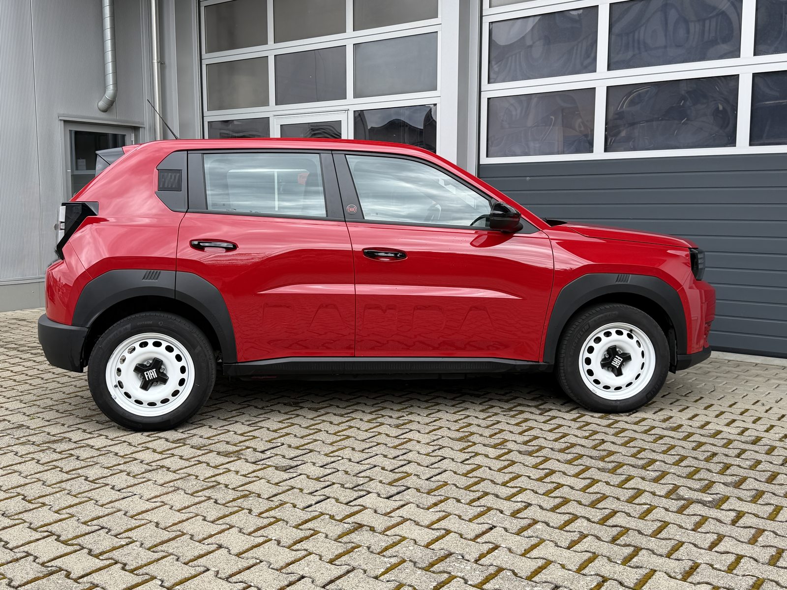 FIAT Grande Panda Red, Electric, Ex-demonstrator, Automatic - 3