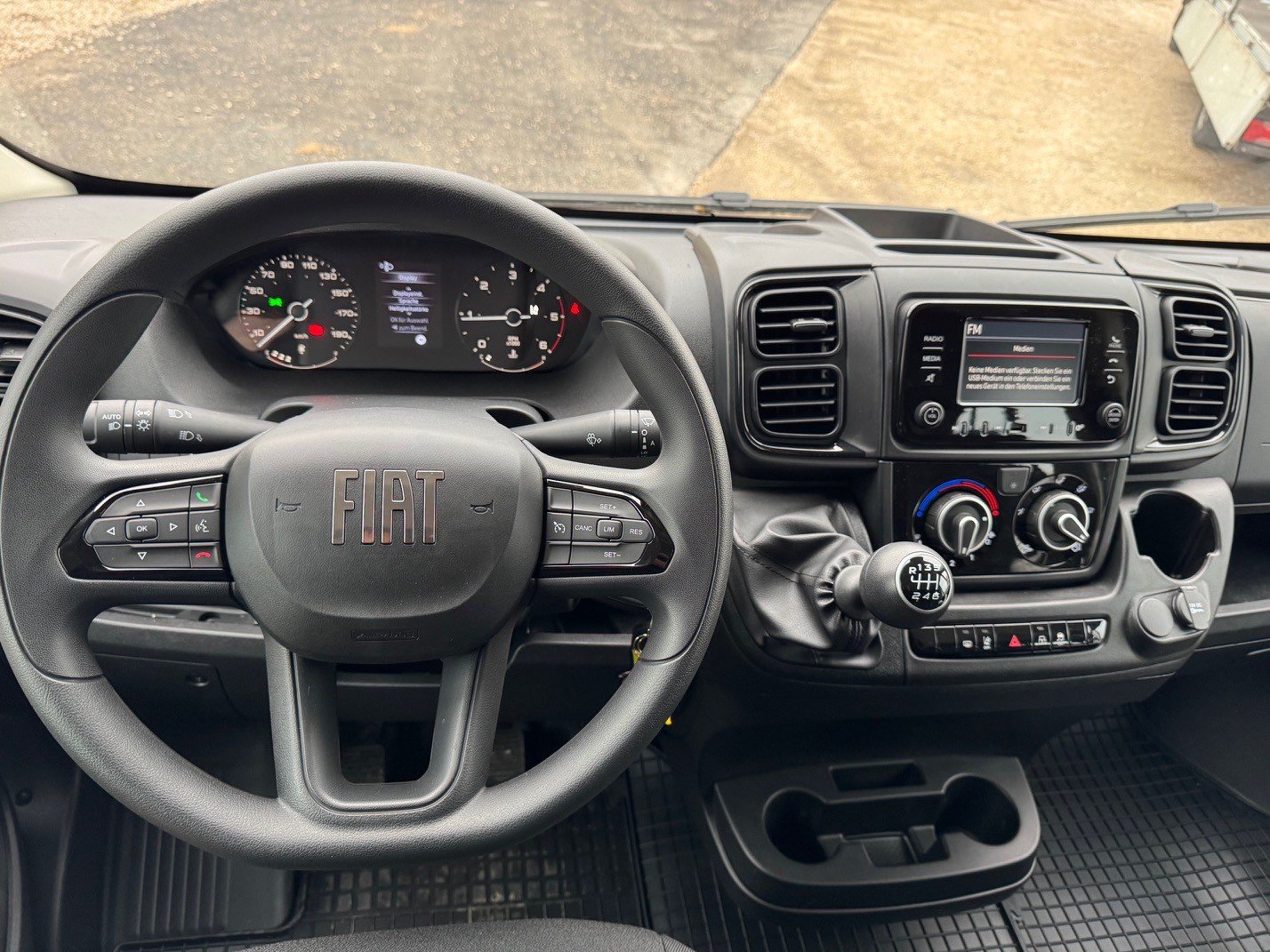 FIAT L2H2 mit Holzboden Anhängerkupplung, Rückfahrkamera u, Diesel, New car, Manual - 7