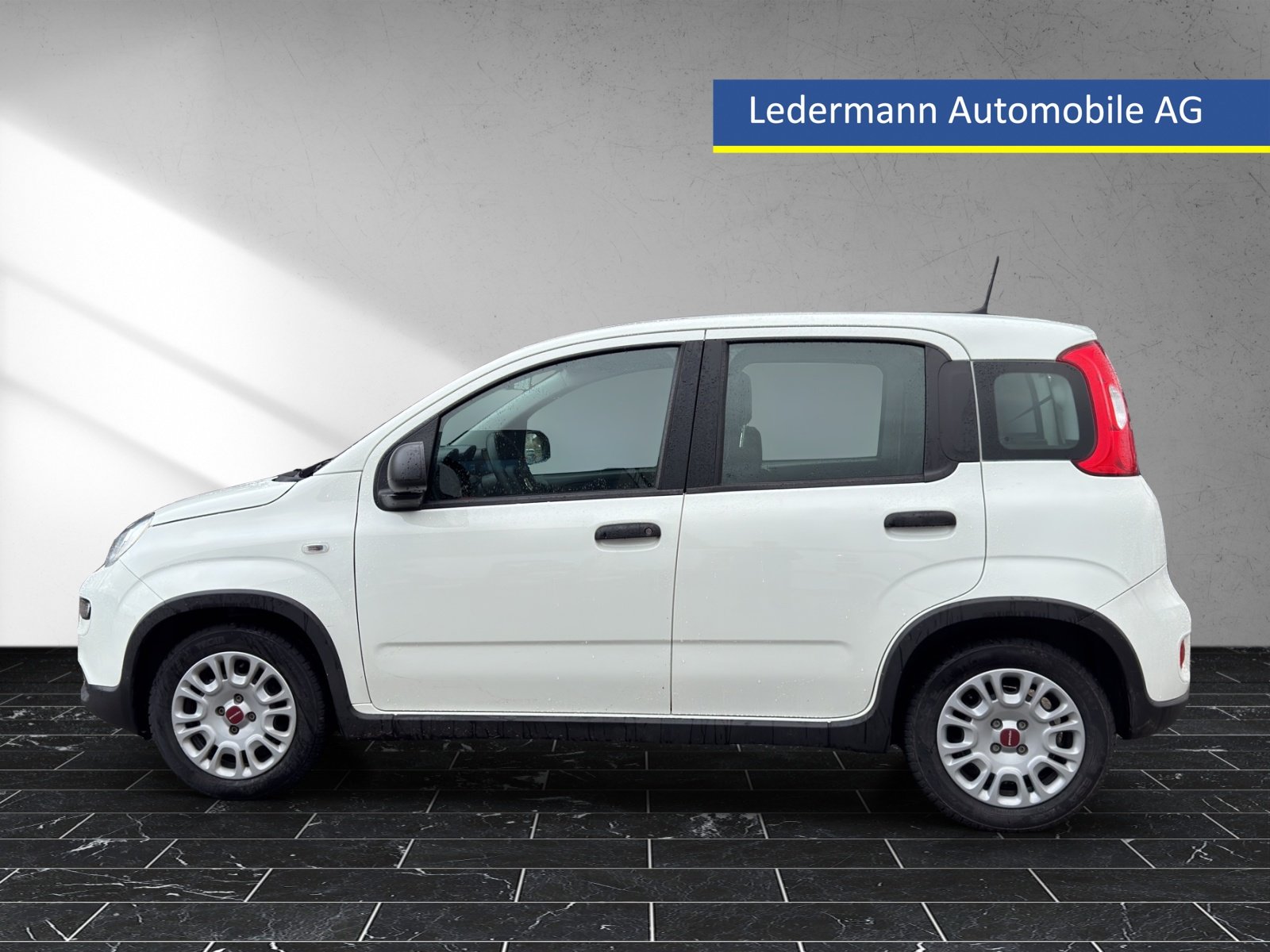 FIAT Panda 1.0 MHEV City Life, Mild-Hybrid Petrol/Electric, Second hand / Used, Manual - 2