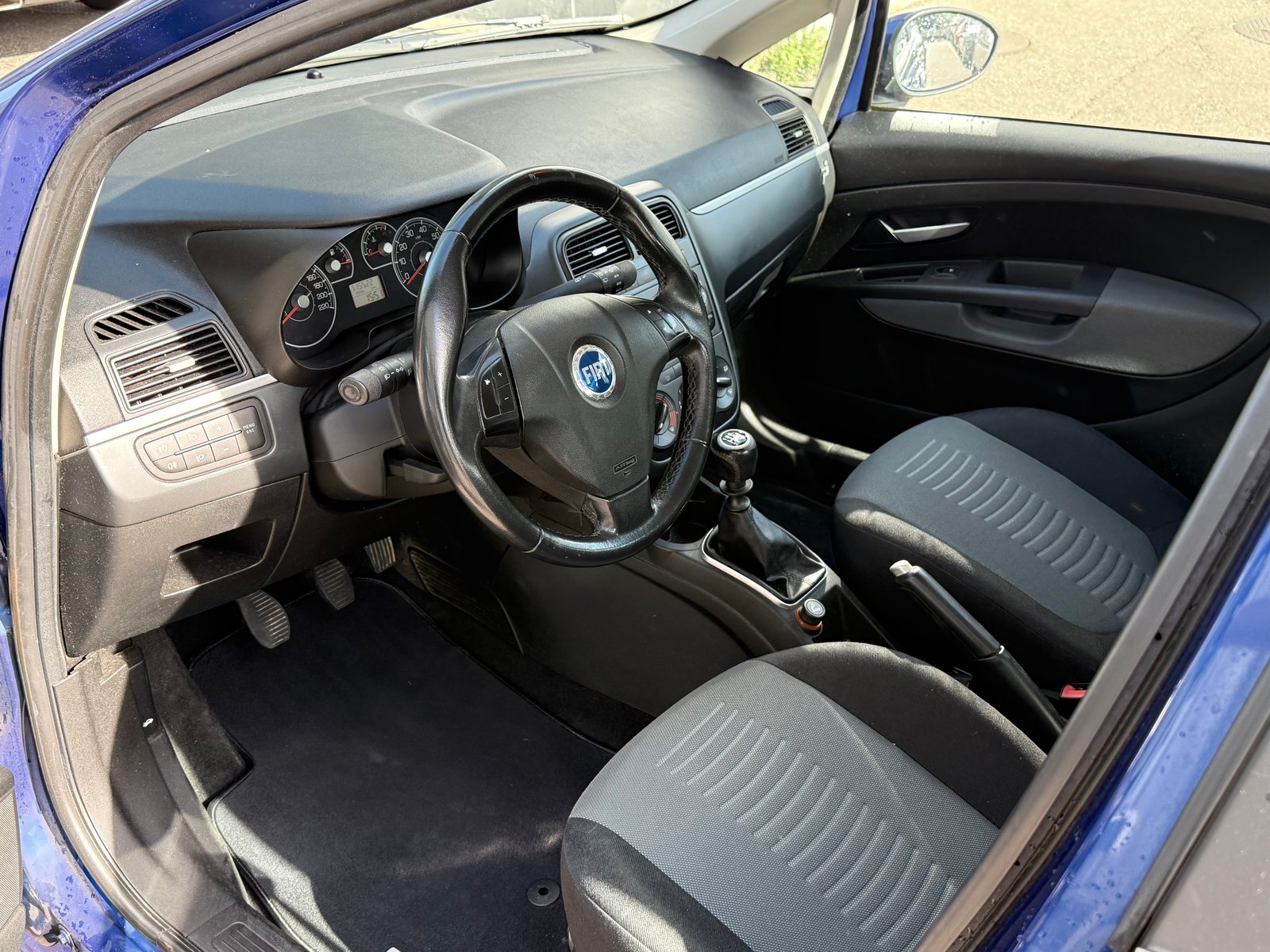 FIAT Punto 1.4 Dynamic, Petrol, Second hand / Used, Manual - 5