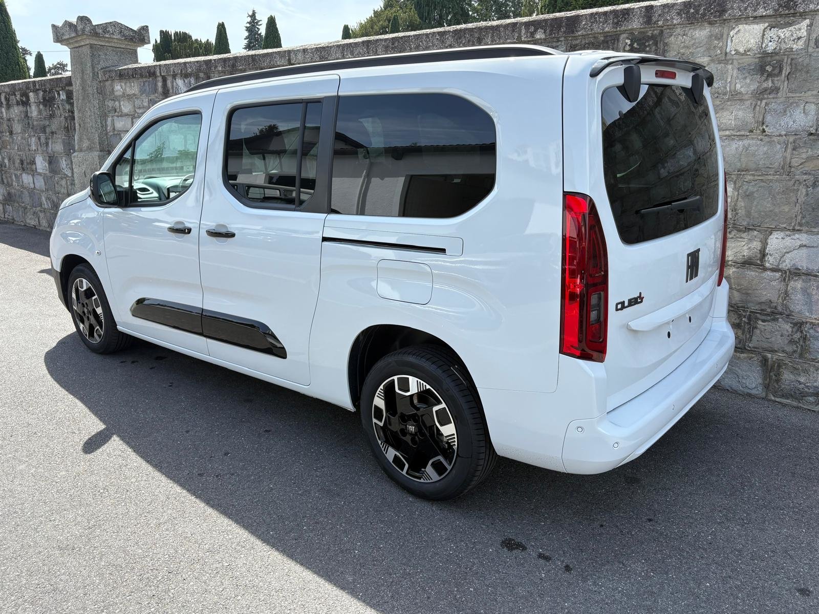 FIAT Qubo L 1.5 D La Prima 7-Sitzer, Diesel, Voiture nouvelle, Automatique - 2