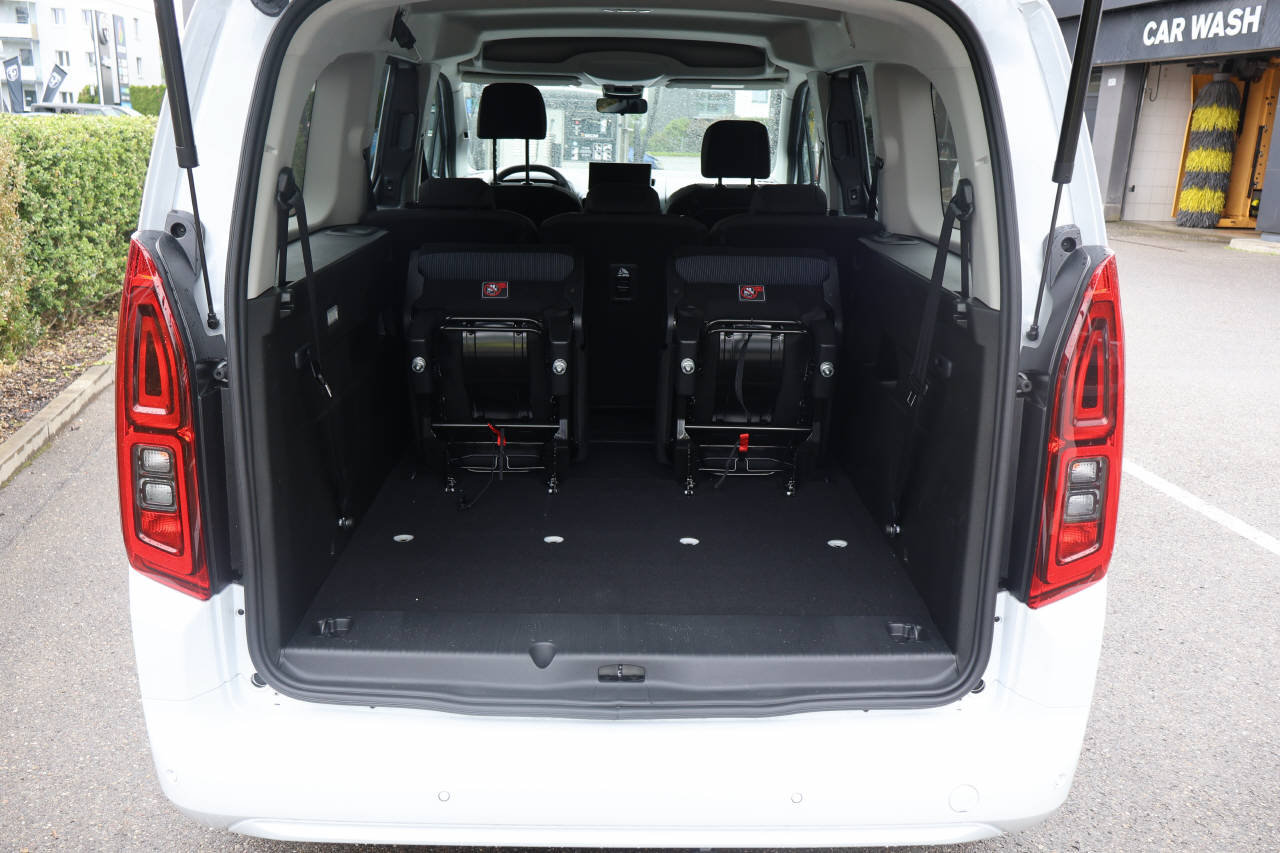 FIAT Qubo L 1.5 TD La Prima 7P, Diesel, Neuwagen, Automatik - 7