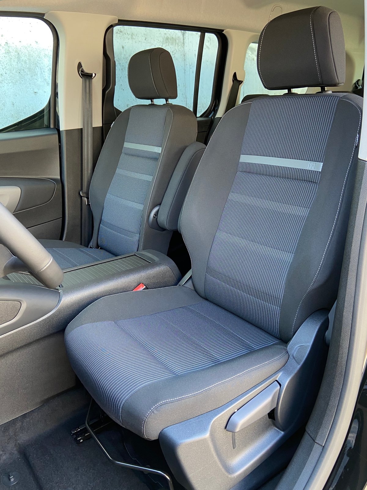 FIAT Qubo L 1.5 D La Prima 7-Sitzer, Diesel, Neuwagen, Automatik - 7