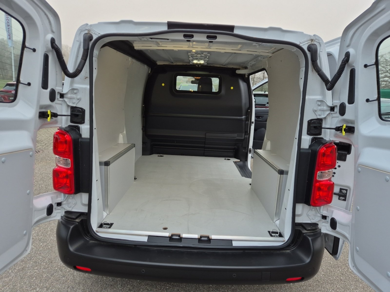 FIAT E-Scudo 50 kWh L2 verglast Swiss Worker, Elettrica, Auto dimostrativa, Automatico - 6
