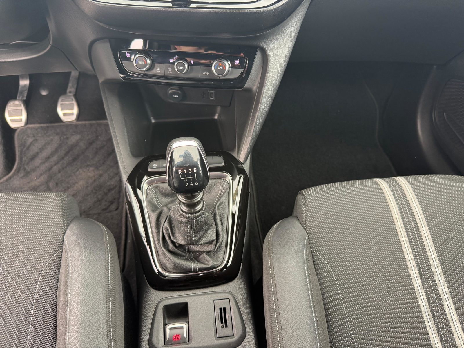 FIAT Tipo SW 1.5 Hybrid Cross, Mild-Hybrid Benzin/Elektro, Occasion / Gebraucht, Automatik - 5