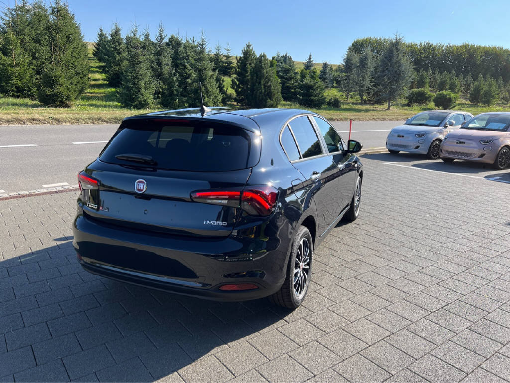 FIAT Tipo 1.5 Hybrid Swiss Edition, Mild-Hybrid Petrol/Electric, Second hand / Used, Automatic - 3