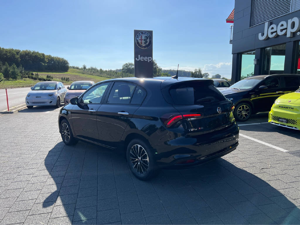 FIAT Tipo 1.5 Hybrid Swiss Edition, Mild-Hybrid Petrol/Electric, Second hand / Used, Automatic - 4