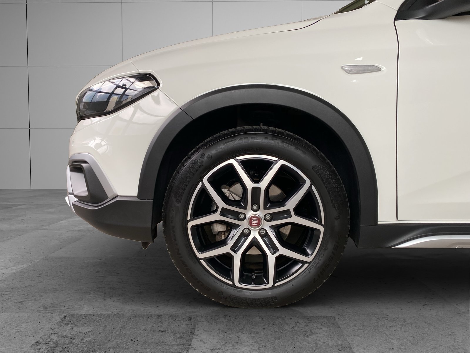 FIAT Tipo Hybrid 1.5 Swiss Edition Cross, Mild-Hybrid Petrol/Electric, Second hand / Used, Automatic - 4