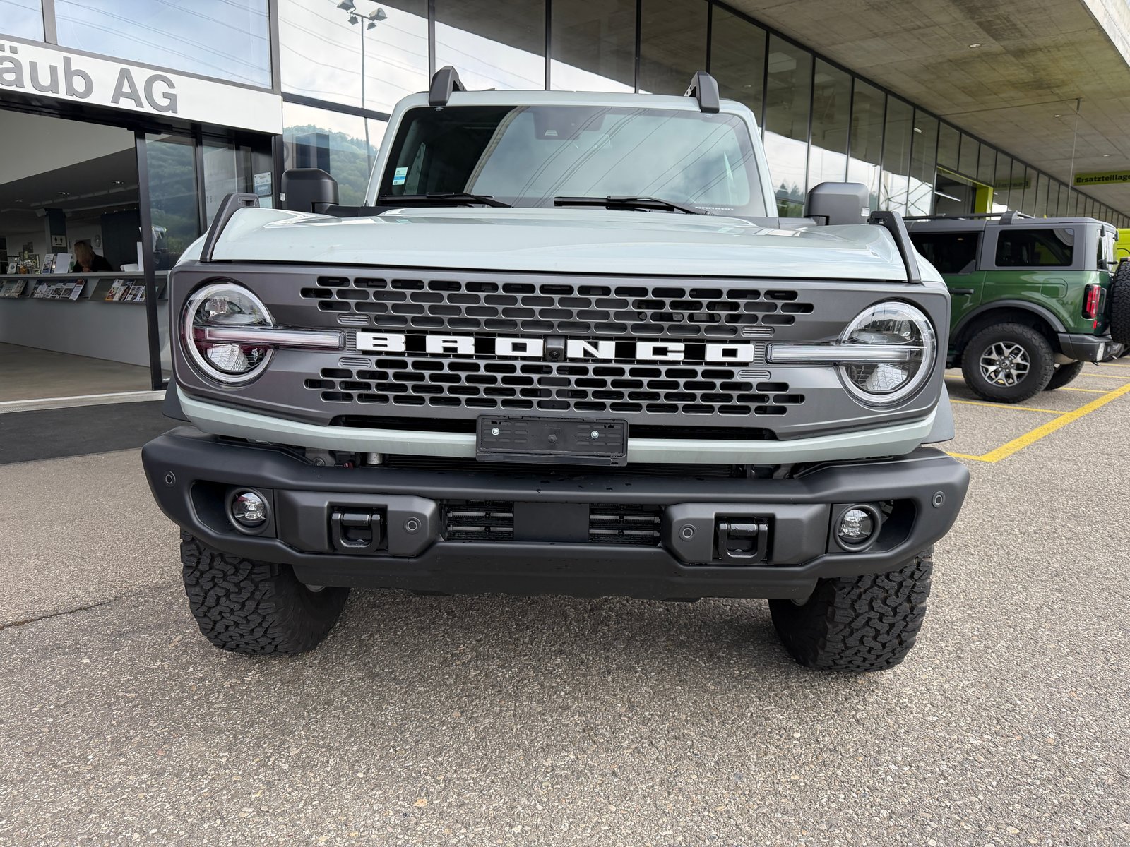 FORD Bronco 2.7 EcoB Badlands e-4WD, Benzin, Neuwagen, Automatik - 2