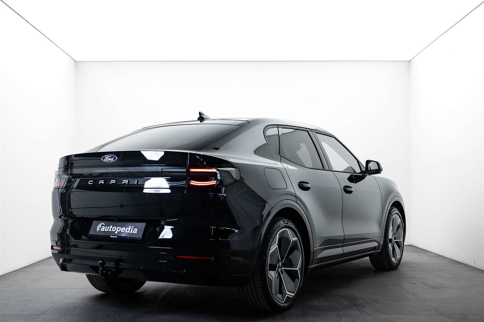 FORD Capri Elektro 79kWh 340PS Dual Extended Range Premium A, Elettrica, Auto nuove, Automatico - 3