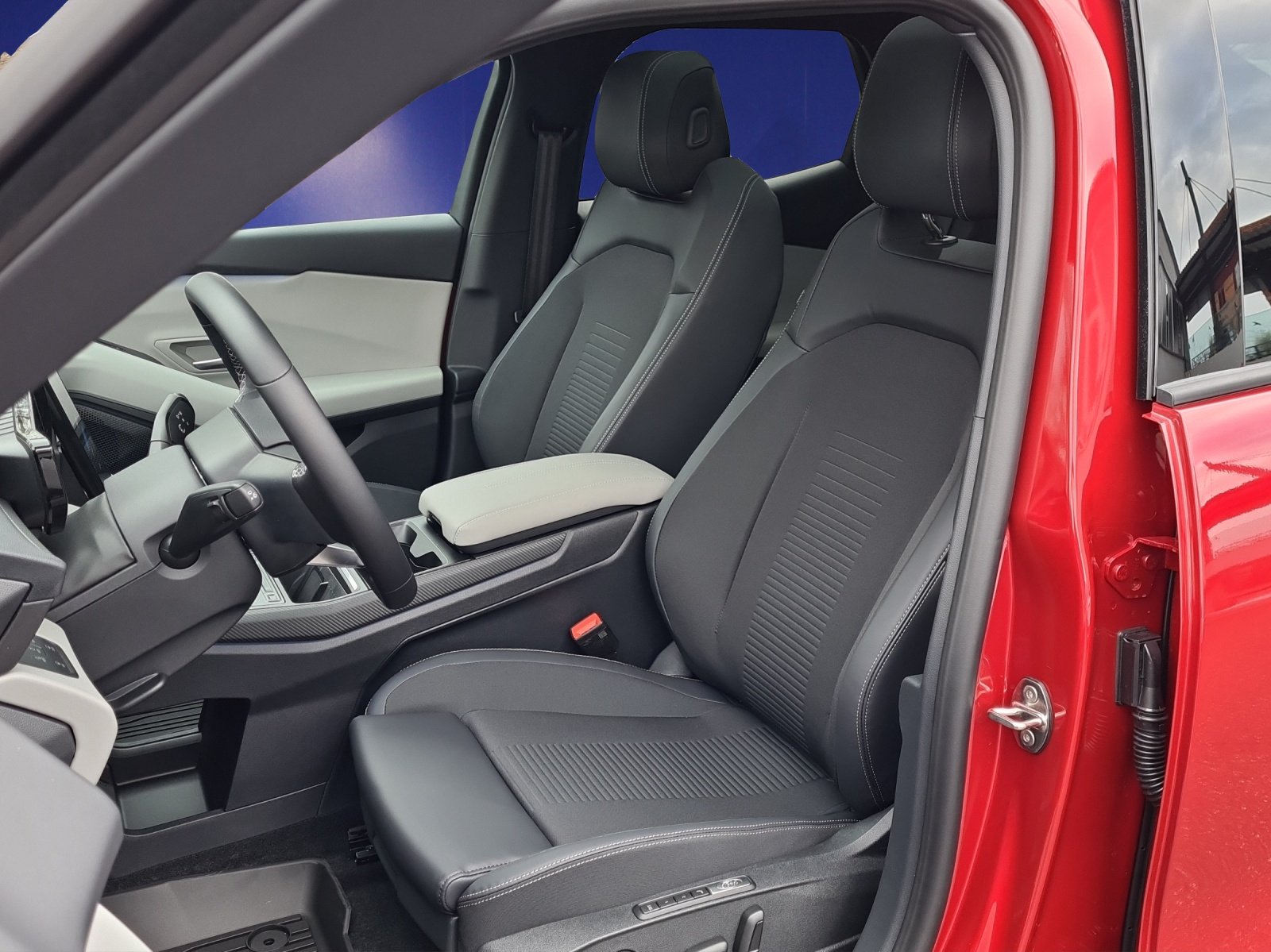 FORD Capri Extended Range (77 kWh) Premium RWD AUTOMAT, Electric, Ex-demonstrator, Automatic - 7