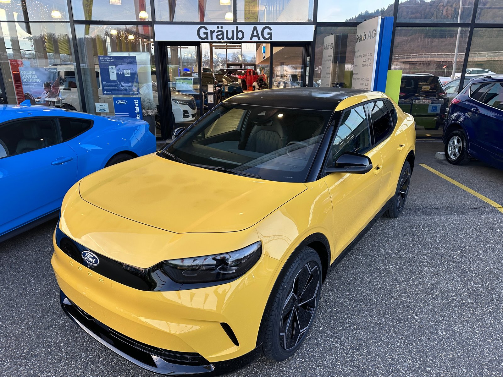 FORD Capri Elektro 79kWh Dual Extended Range Premium AWD, Electric, New car, Automatic - 3