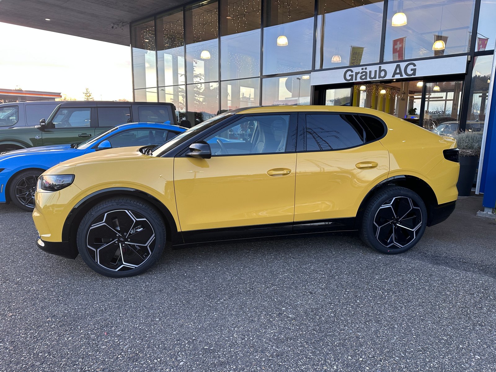 FORD Capri Elektro 79kWh Dual Extended Range Premium AWD, Electric, New car, Automatic - 4