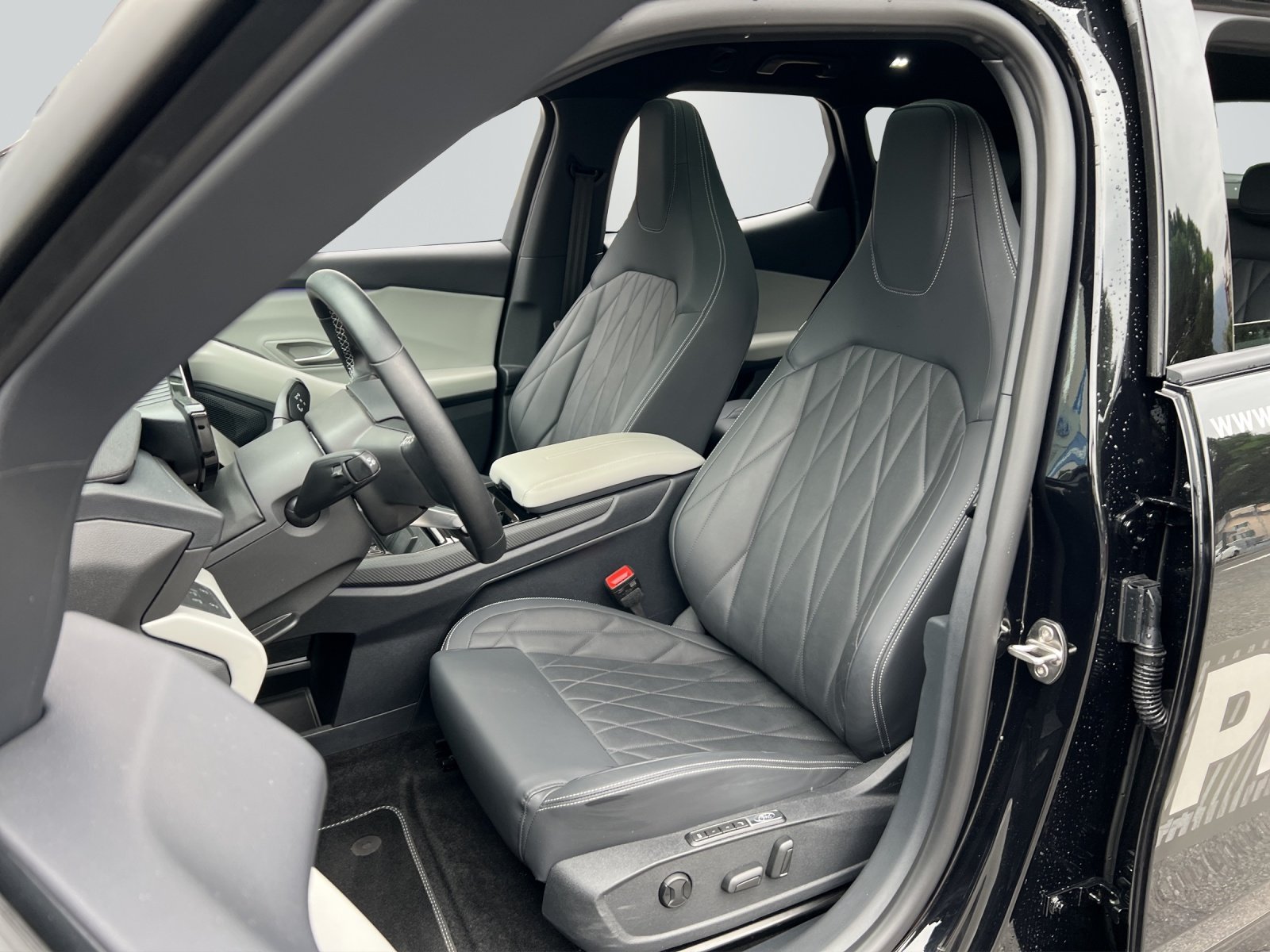 FORD Capri Extended Range Premium, Elektro, Vorführwagen, Automat - 5