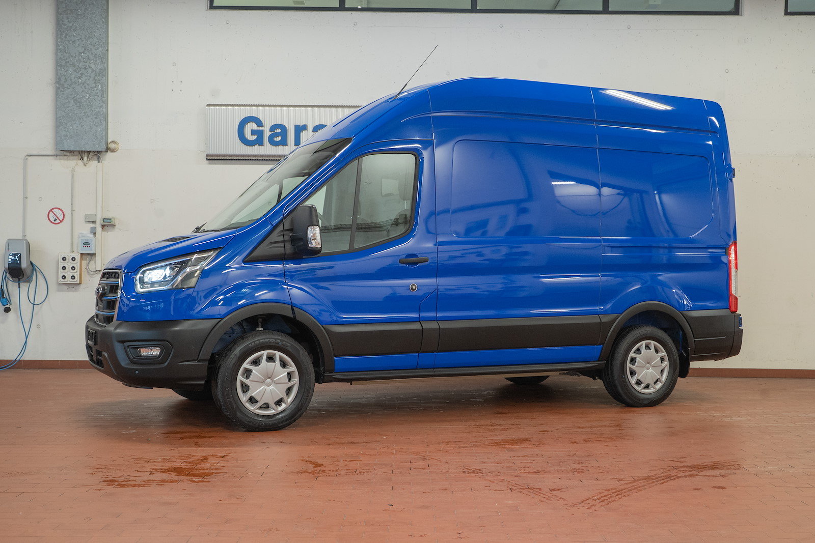 FORD E-Transit Van 390 L2H2 68kWh Trend