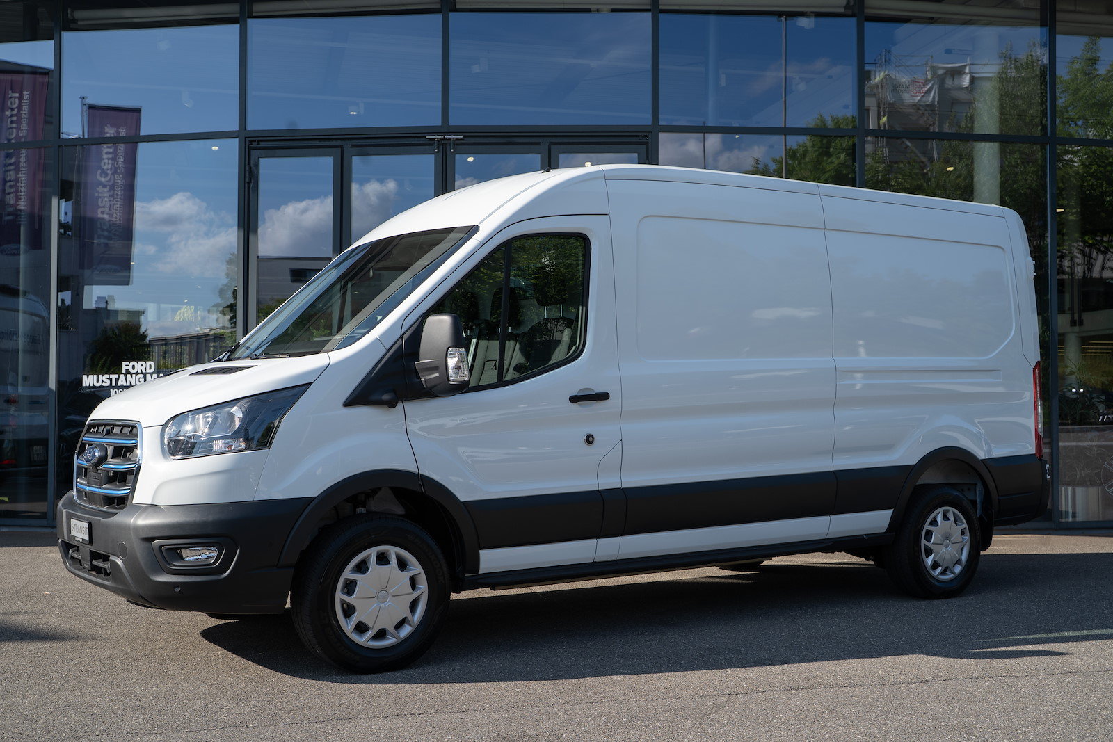 FORD E-Transit Van 390 L3H2 68kWh Trend