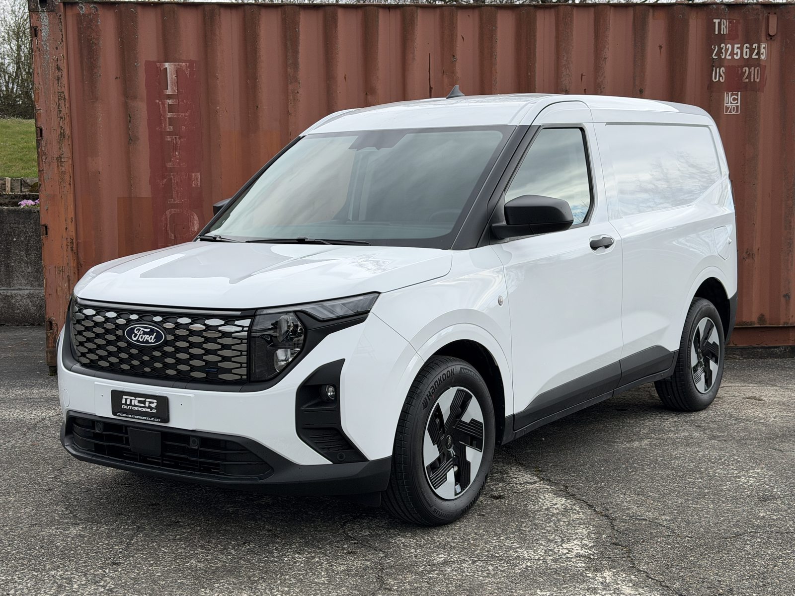 FORD E-Transit Courier Van Trend