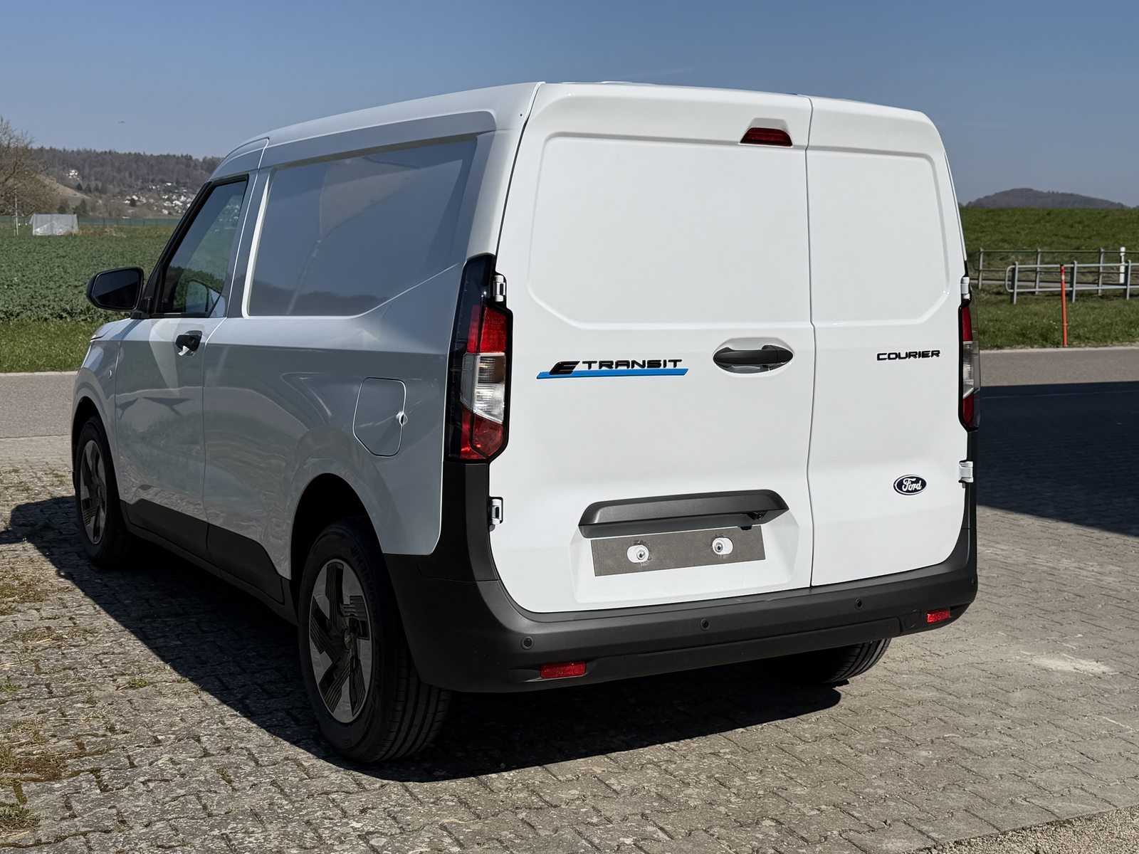FORD E-Transit Courier Van Trend, Elektro, Vorführwagen, Automatik - 4