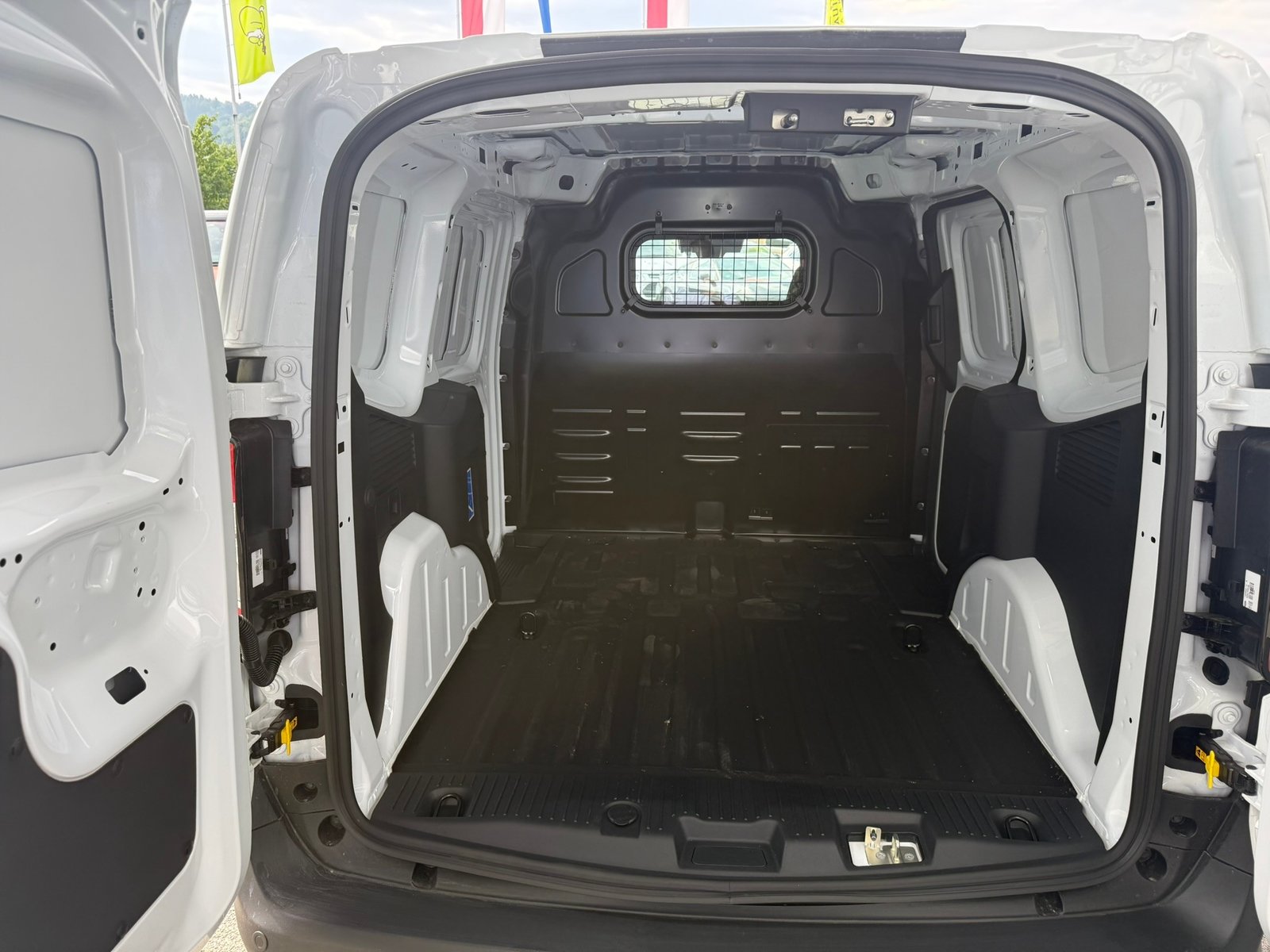 FORD E-Transit Courier Van Trend 43,5kWh, Electric, New car, Automatic - 7
