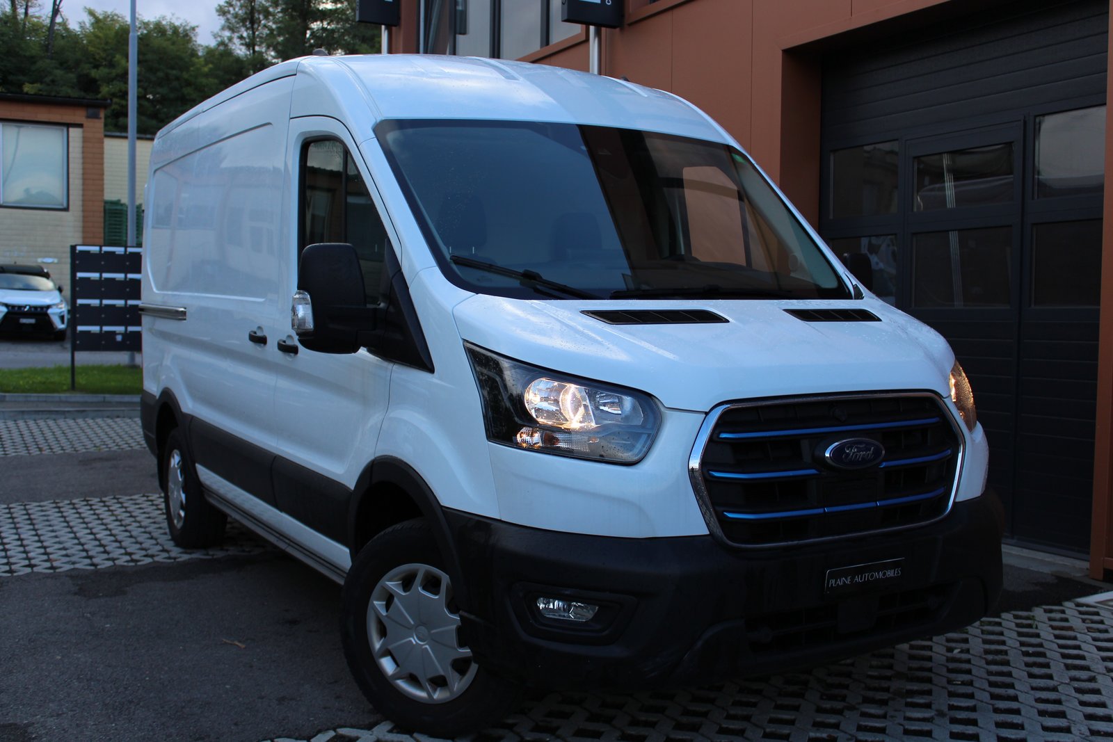 FORD Ford E-Transit Van 350 L2 Trend RWD 68kWh - "Garantie 7 ans , Elektro, Occasion / Gebraucht, Automatik - 3