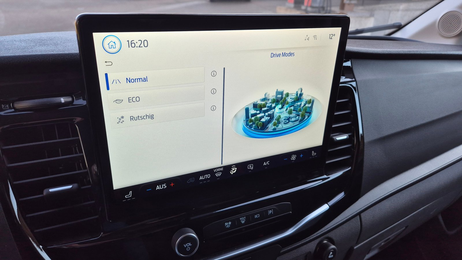 FORD E-Transit Van 350 L3 Trend RWD 68kWh, Électrique, Occasion / Utilisé, Automatique - 4