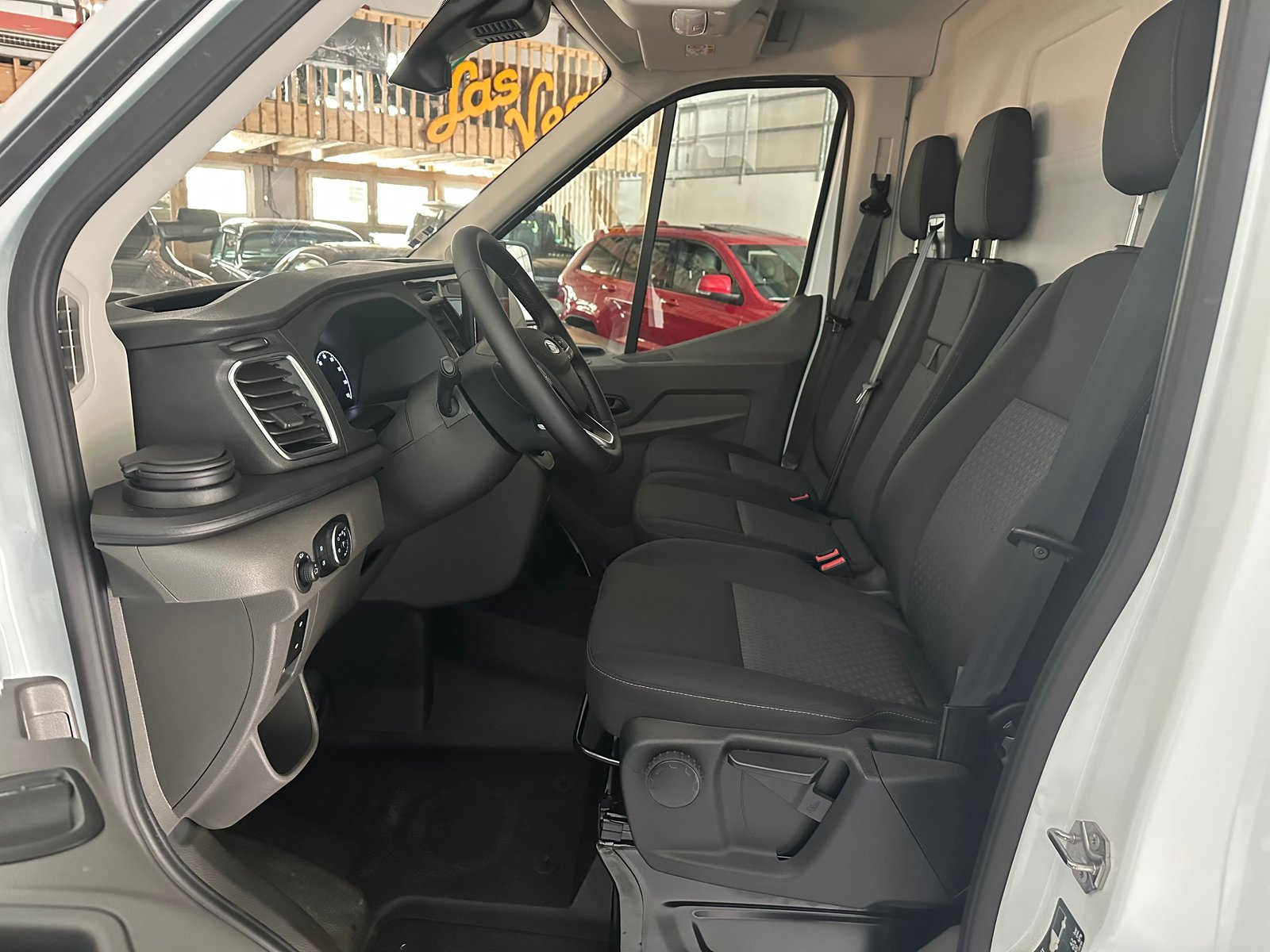 FORD E-Transit Van 350 L2 Trend RWD 68kWh, Electric, Second hand / Used, Automatic - 3