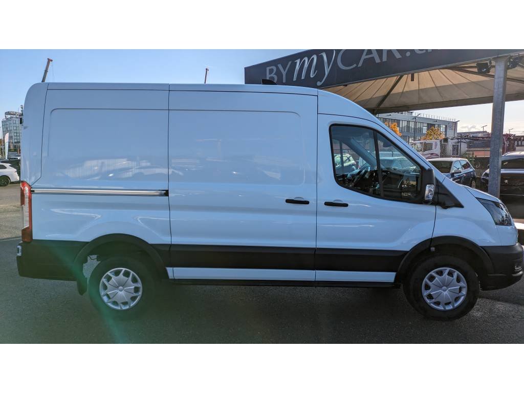 FORD E-Transit Van 350 L2 Trend RWD 68kWh, Elektro, Occasion / Gebraucht, Automatik - 3