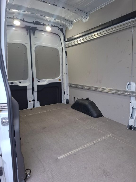 FORD E-Transit Van 350 L3H2 68kWh Trend, Electric, Second hand / Used, Automatic - 4