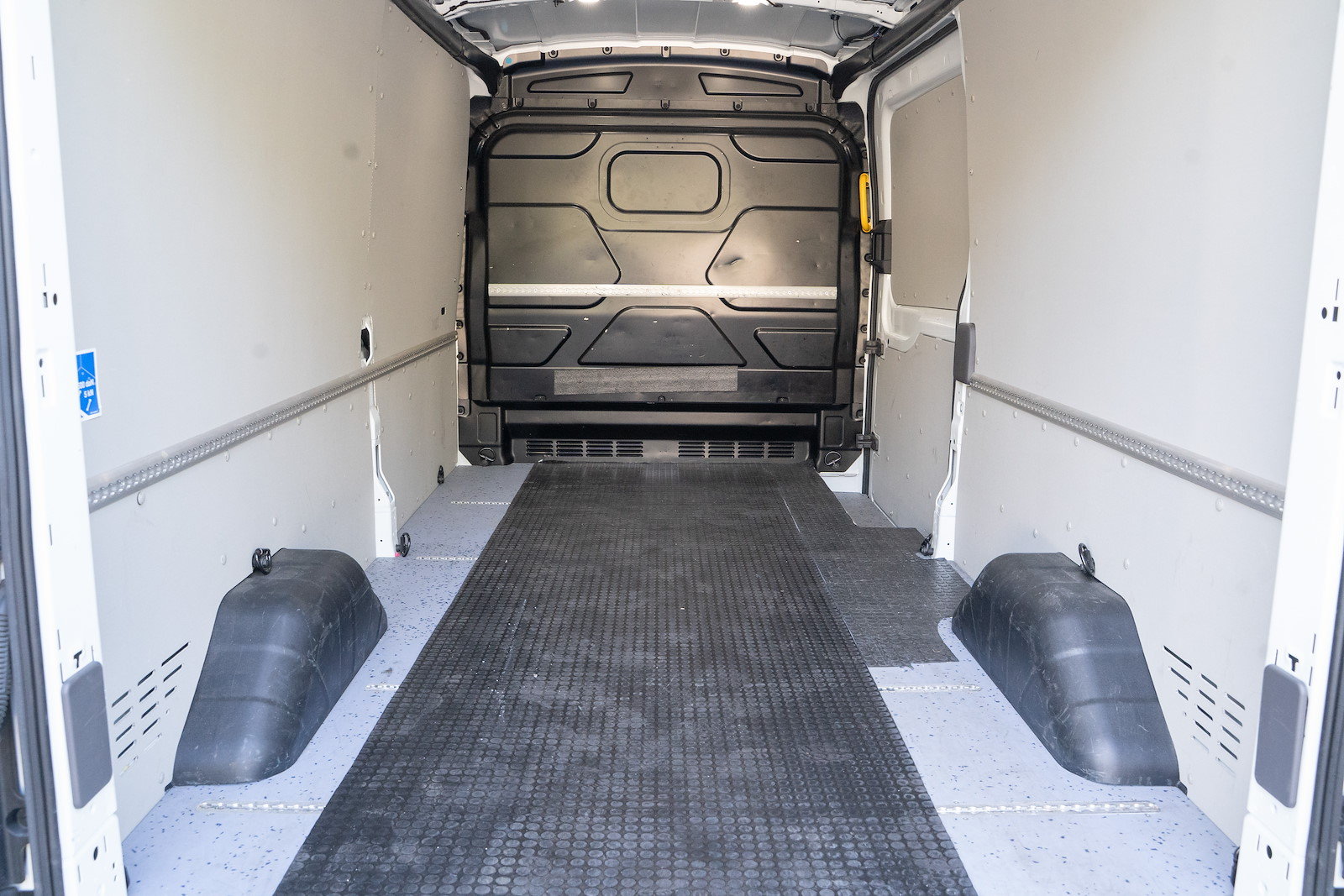 FORD E-Transit Van 350 L3H2 68kWh Trend, Electric, Ex-demonstrator, Automatic - 5