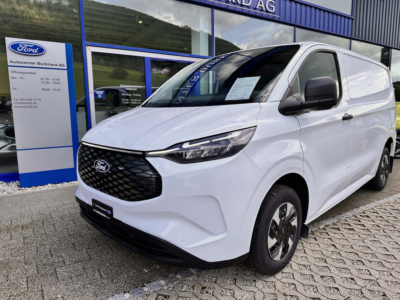 FORD E-Transit C Van 320 L1 74 kWh Trend, Elektro, Vorführwagen, Automatik - 2