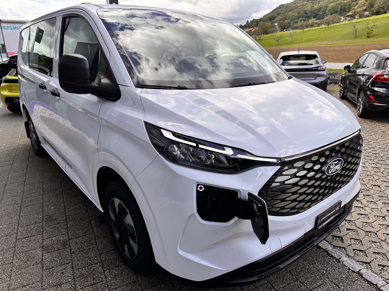 FORD E-Transit C Van 320 L1 74 kWh Trend, Elektro, Vorführwagen, Automatik - 3