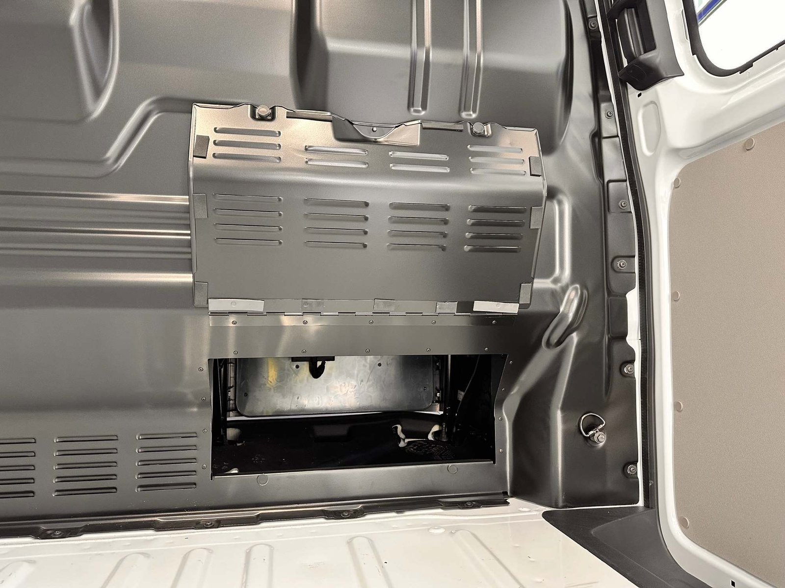 FORD E-Transit C Van 320 L1 74 kWh Trend, Elektro, Vorführwagen, Automatik - 6