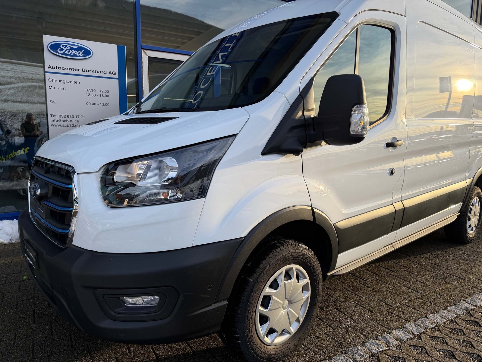 FORD E-Transit Van 350 L2H2 68kWh Trend, Elektro, Vorführwagen, Automatik - 2