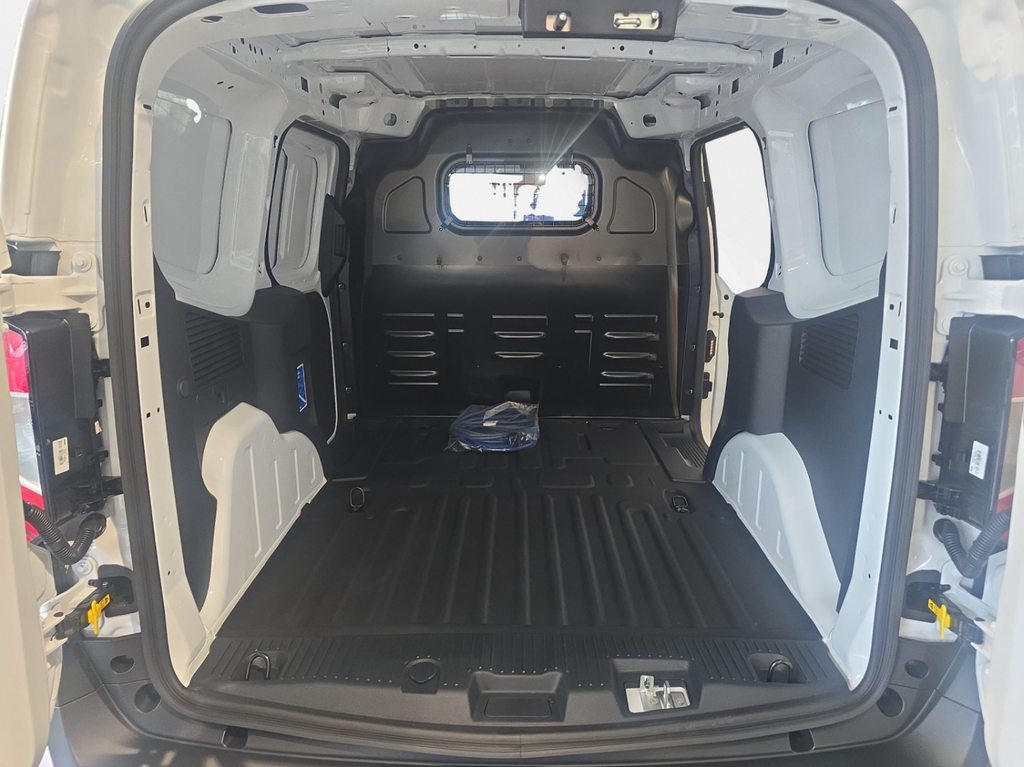 FORD E-Transit Courier Van Trend, Electric, Automatic - 7