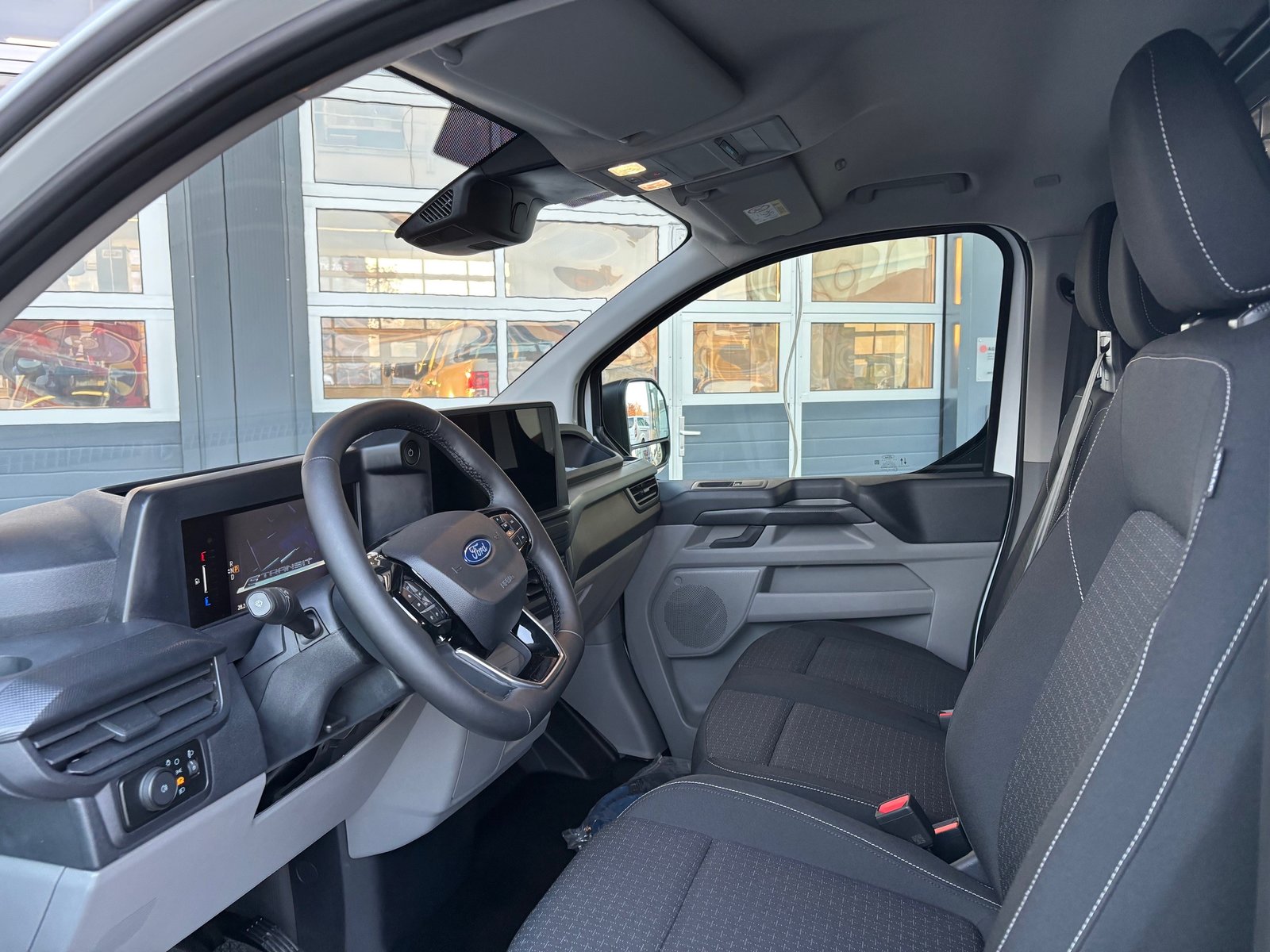 FORD E-Transit C Van 320 L1 74 kWh Trend, Electric, Ex-demonstrator, Automatic - 6
