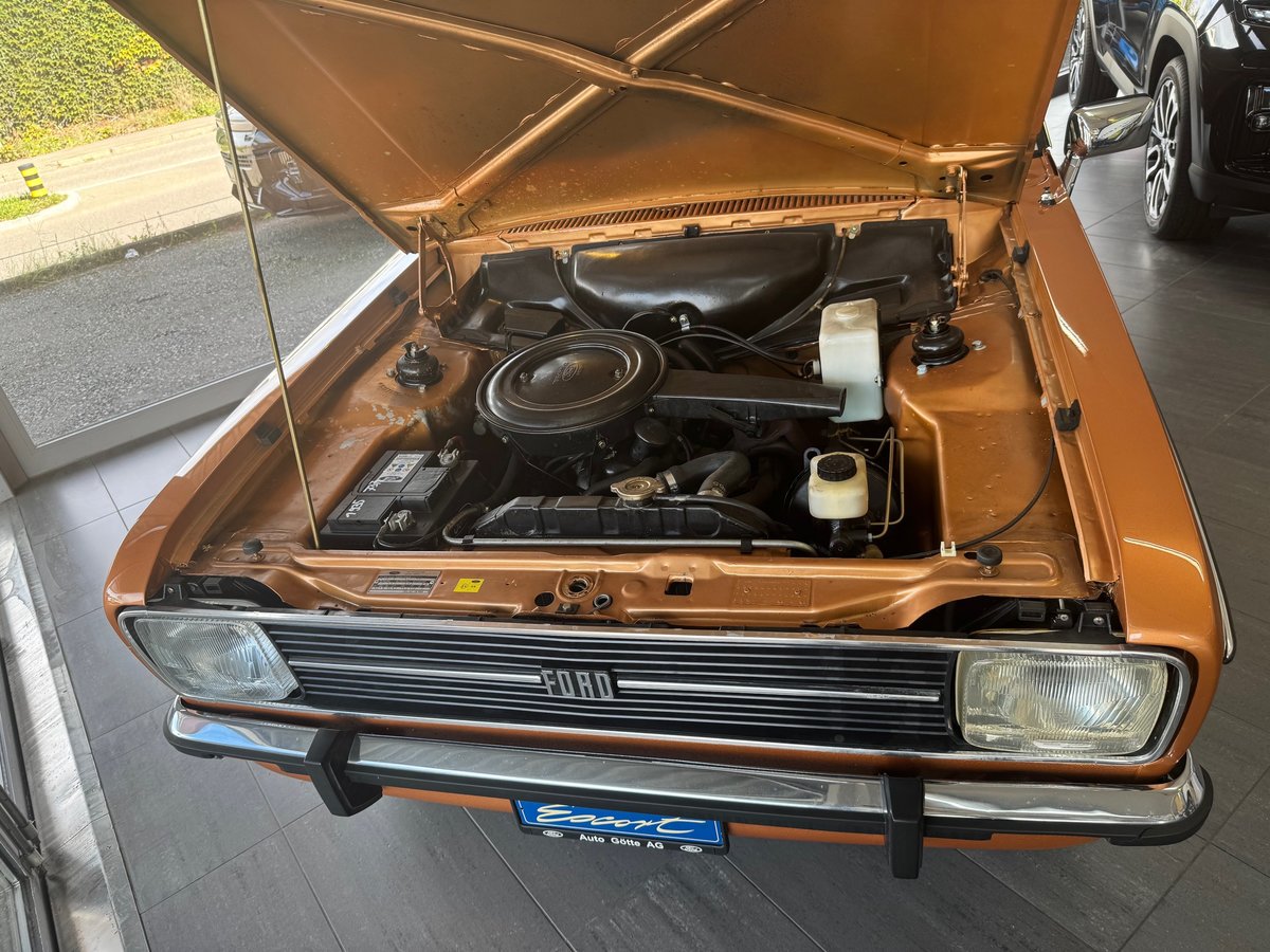 FORD Escort 1.6 Ghia, Occasion / Utilisé - 2