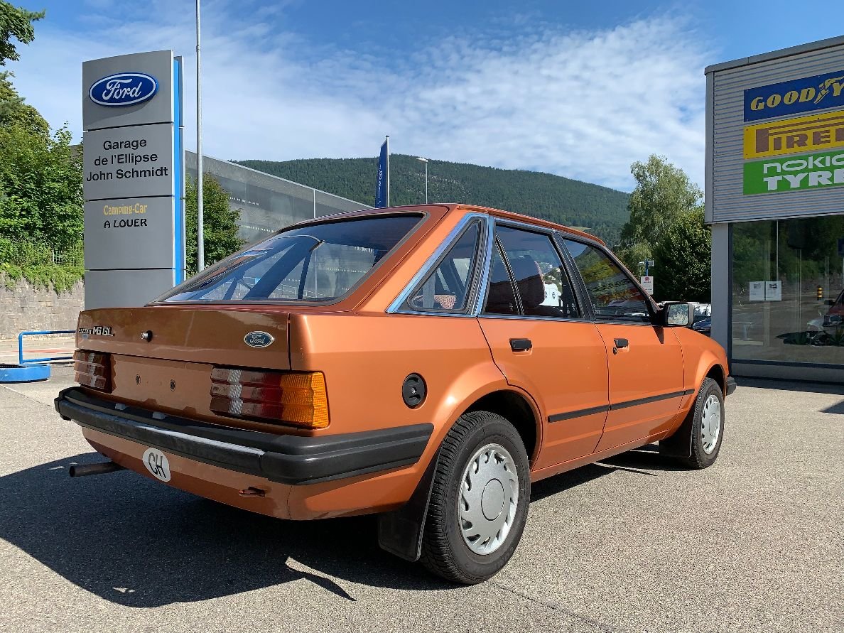 FORD Escort 1600 GL, Essence, Voiture de collection, Manuelle - 4