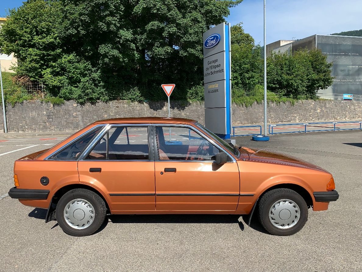 FORD Escort 1600 GL, Essence, Voiture de collection, Manuelle - 6