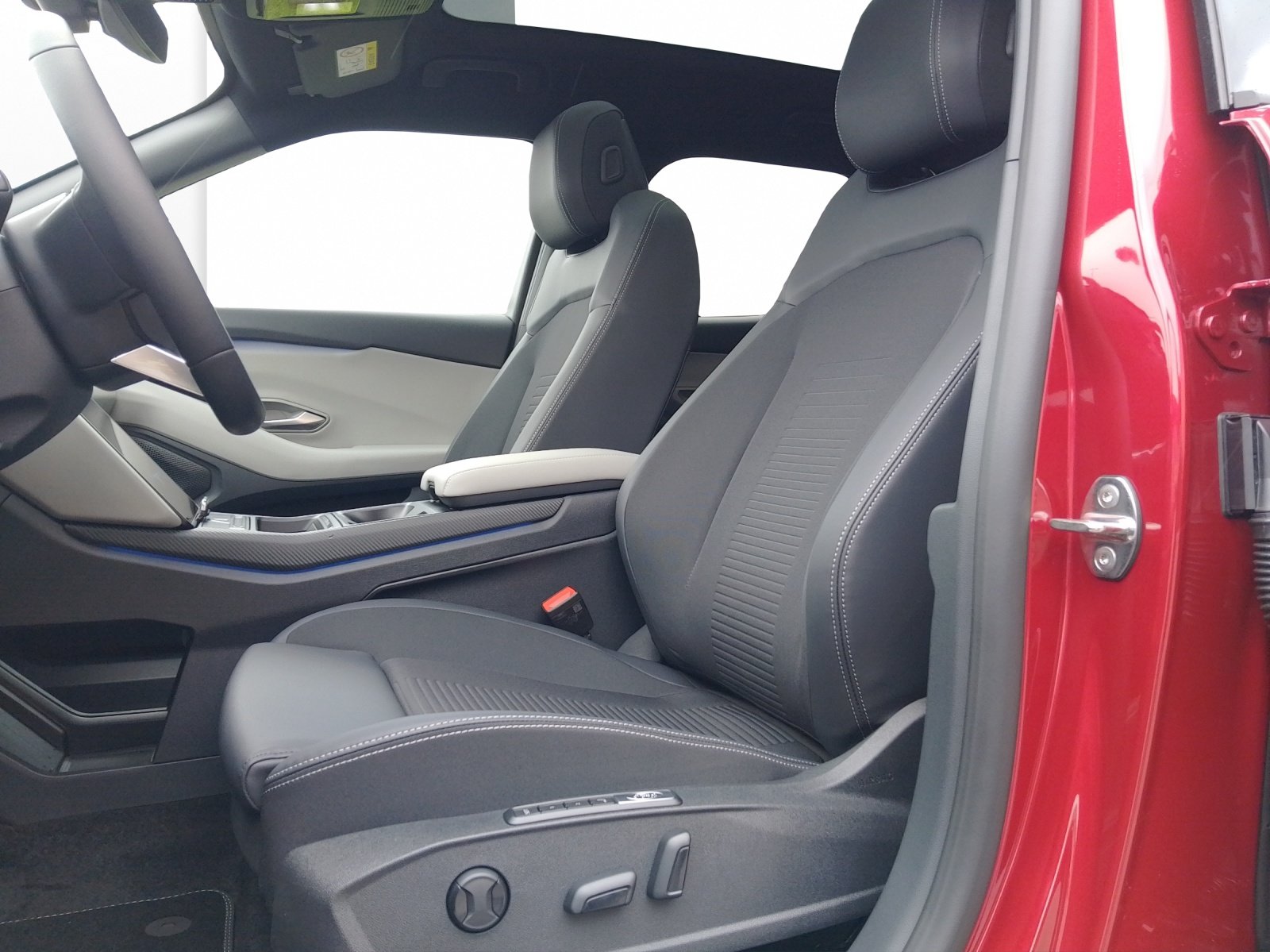 FORD Explorer Extended Range Premium AWD, Électrique, Voiture nouvelle, Automatique - 7