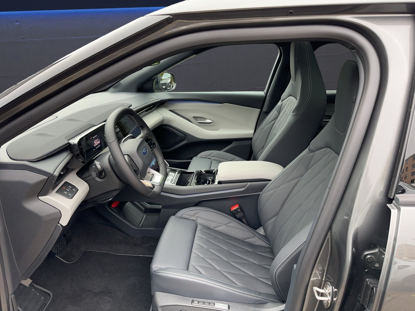 FORD Explorer Extended Range (79 kWh) Premium 4x4 AUTOMAT, Elettrica, Auto nuove, Automatico - 7