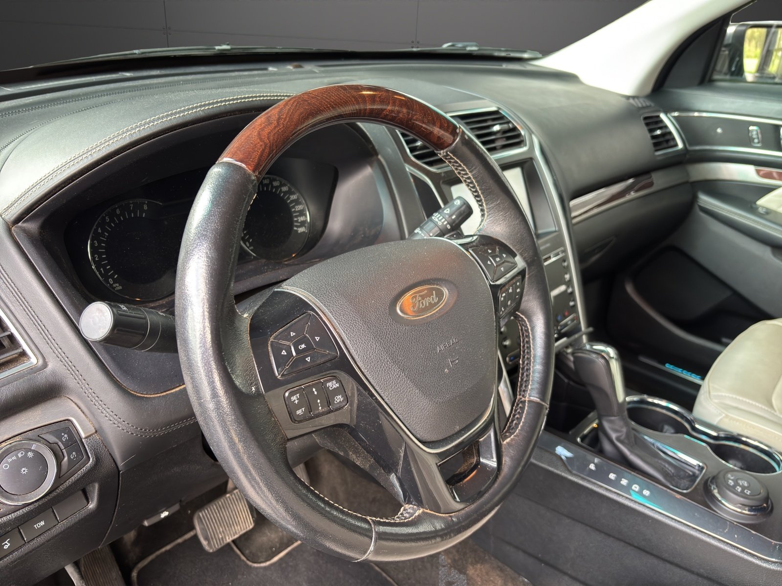 FORD EXPLORER, Petrol, Second hand / Used, Automatic - 4