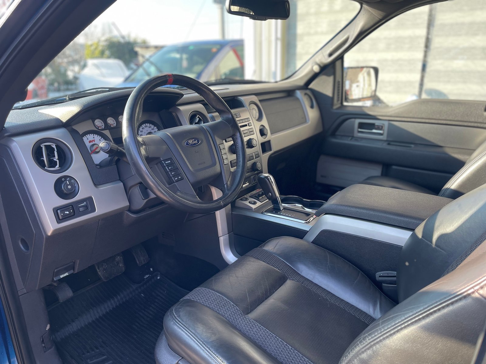 FORD F 150 Raptor SVT, Petrol, Second hand / Used, Automatic - 4