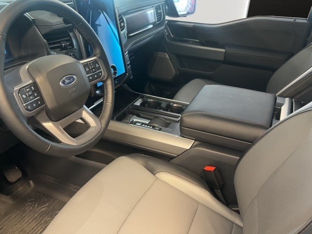 FORD F-150 Lightning 91 kWh Lariat Launch Edition, Elektro, Neuwagen, Automatik - 4