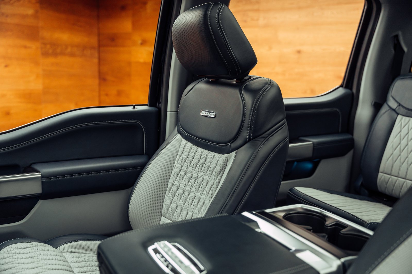 FORD F-150 Limited 3.5 Hybrid, Voll-Hybrid Benzin/Elektro, Occasion / Gebraucht, Automatik - 7