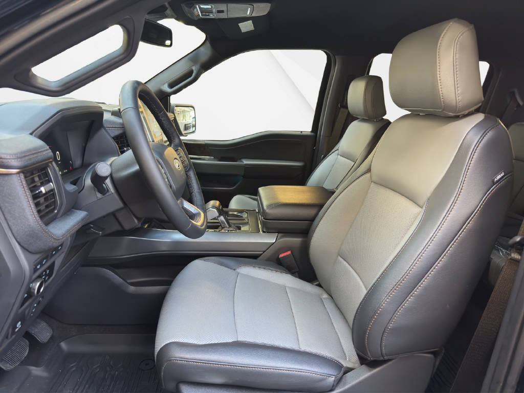 FORD F-150 Lightning DKab.Pick-up 98 kWh Lariat Launch Edition, Electric, New car, Automatic - 5