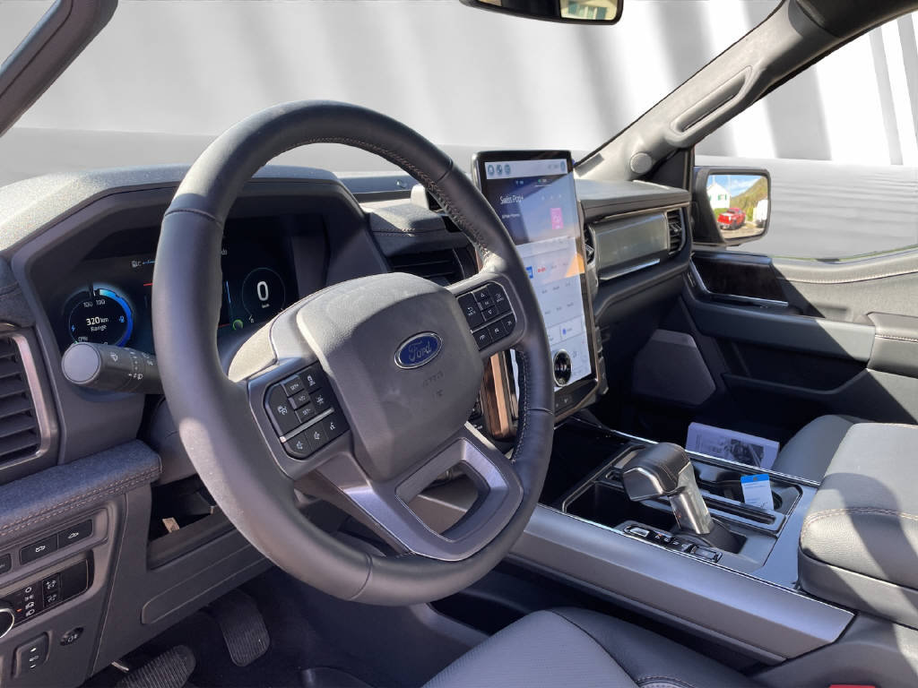 FORD F-150 Lightning DKab.Pick-up 98 kWh Lariat Launch Edition, Electric, New car, Automatic - 5