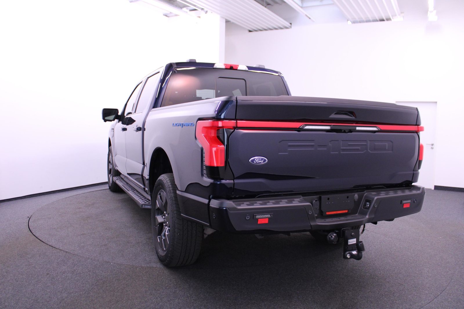 FORD F-150 Lightning DKab.Pick-up 98 kWh Lariat Launch Edition, Electric, New car, Automatic - 4