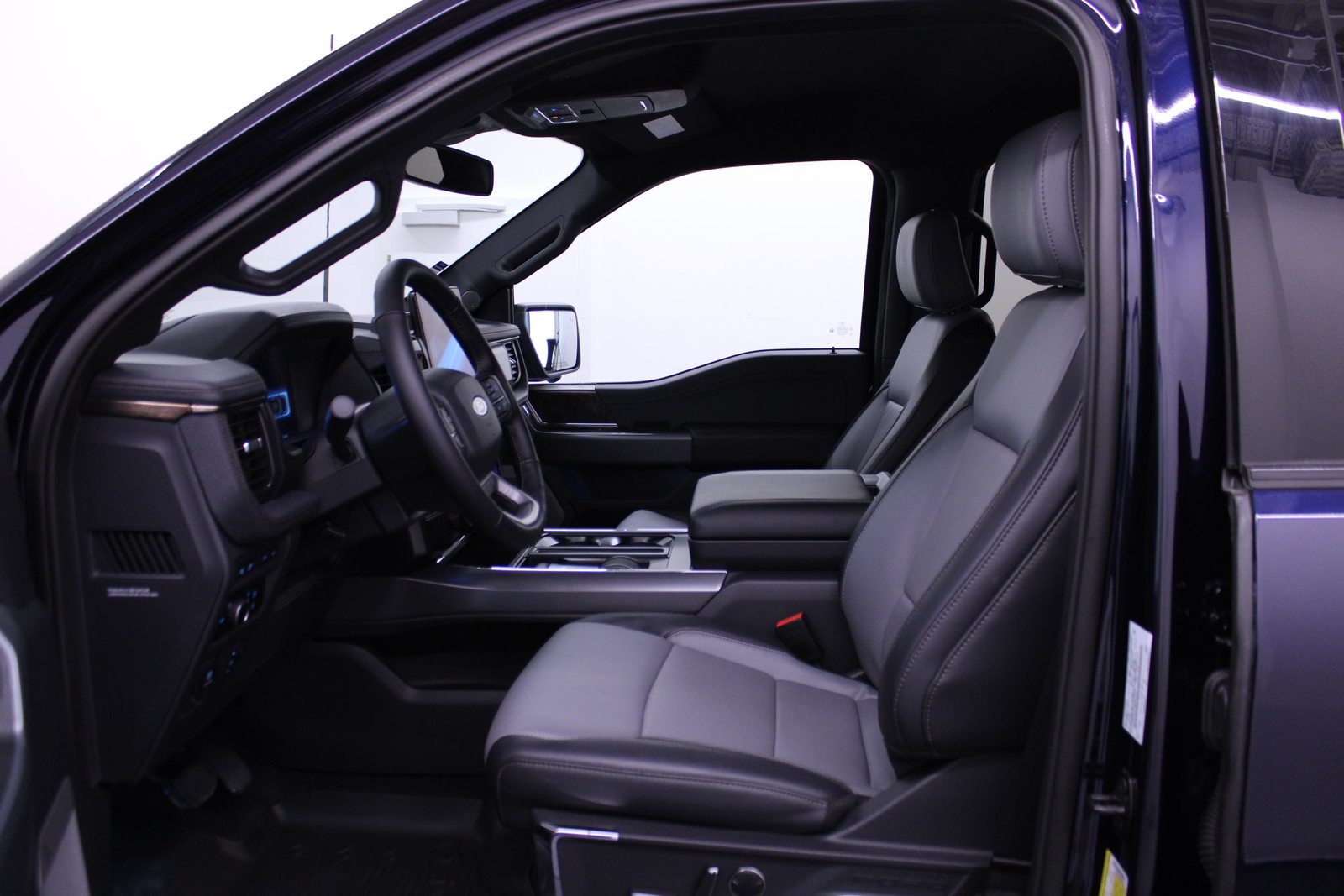 FORD F-150 Lightning DKab.Pick-up 98 kWh Lariat Launch Edition, Electric, New car, Automatic - 5
